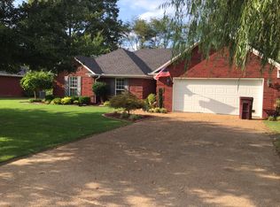 6064 Creekside Dr, Milan, TN 38358