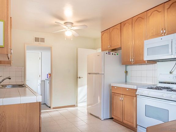 5th image of 6325 Lake Aral Dr