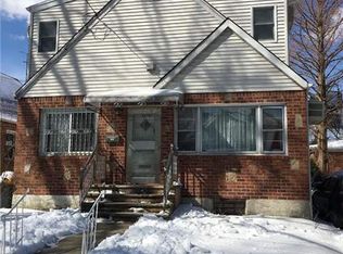 7122 167th St, Fresh Meadows, NY 11365