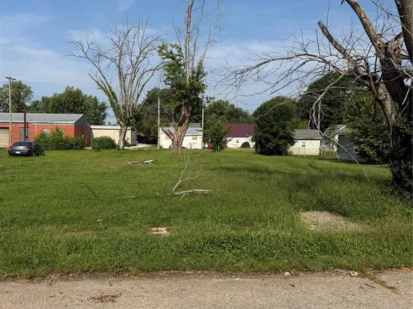 410 S Apple Ave, Belle, MO 65013