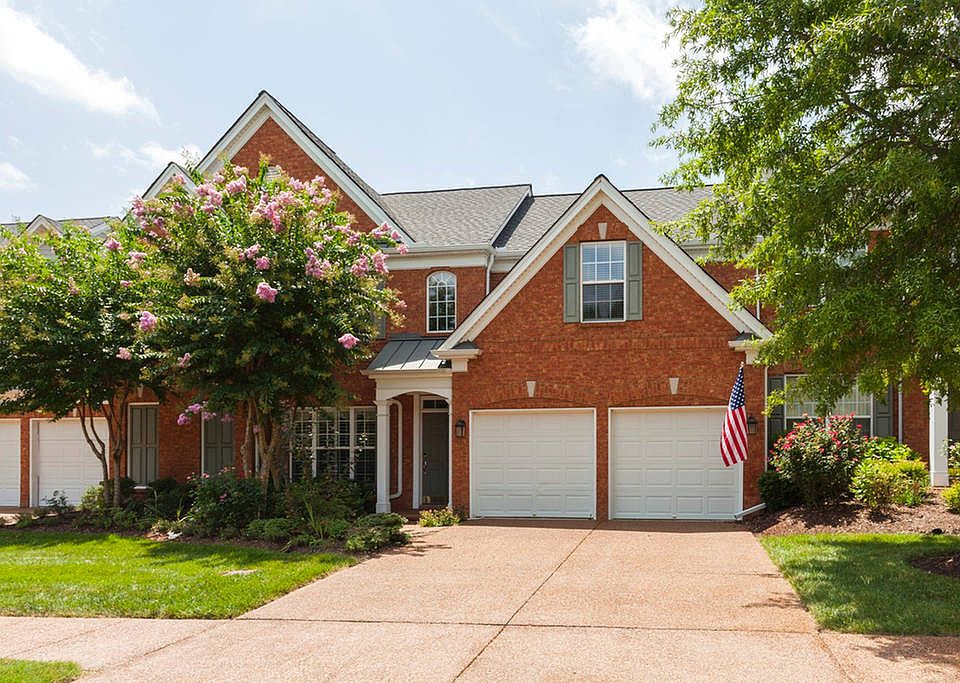 1st image of 407 Chatsworth Ct