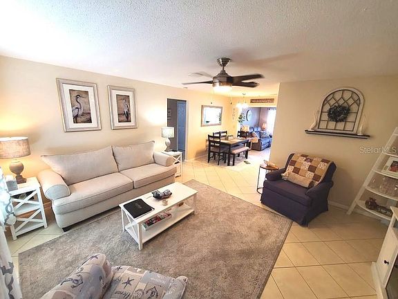 4th image of 9725 Mainlands Blvd W #1-B