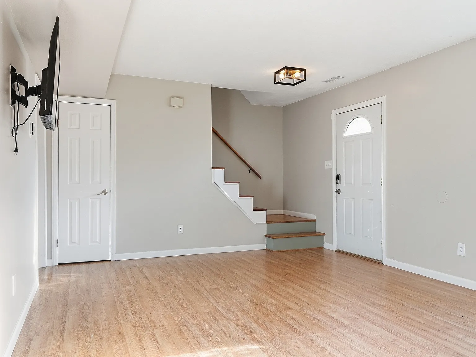 4 bed, 2.5 bath, 1822 sqft, $2,600 — Photo 3