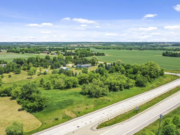 18514 75TH STREET, Bristol, WI 53104