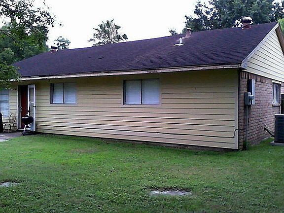 2nd image of 13934 Dominique Dr