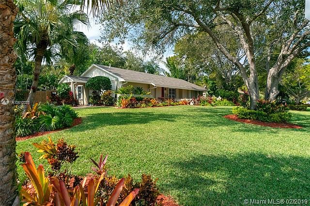 Updated Palmetto Bay Gem... Tropical Paradise