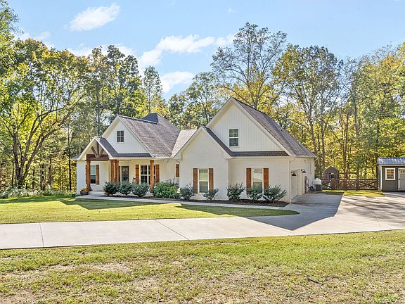 4th image of 1880 Armstrong Dr