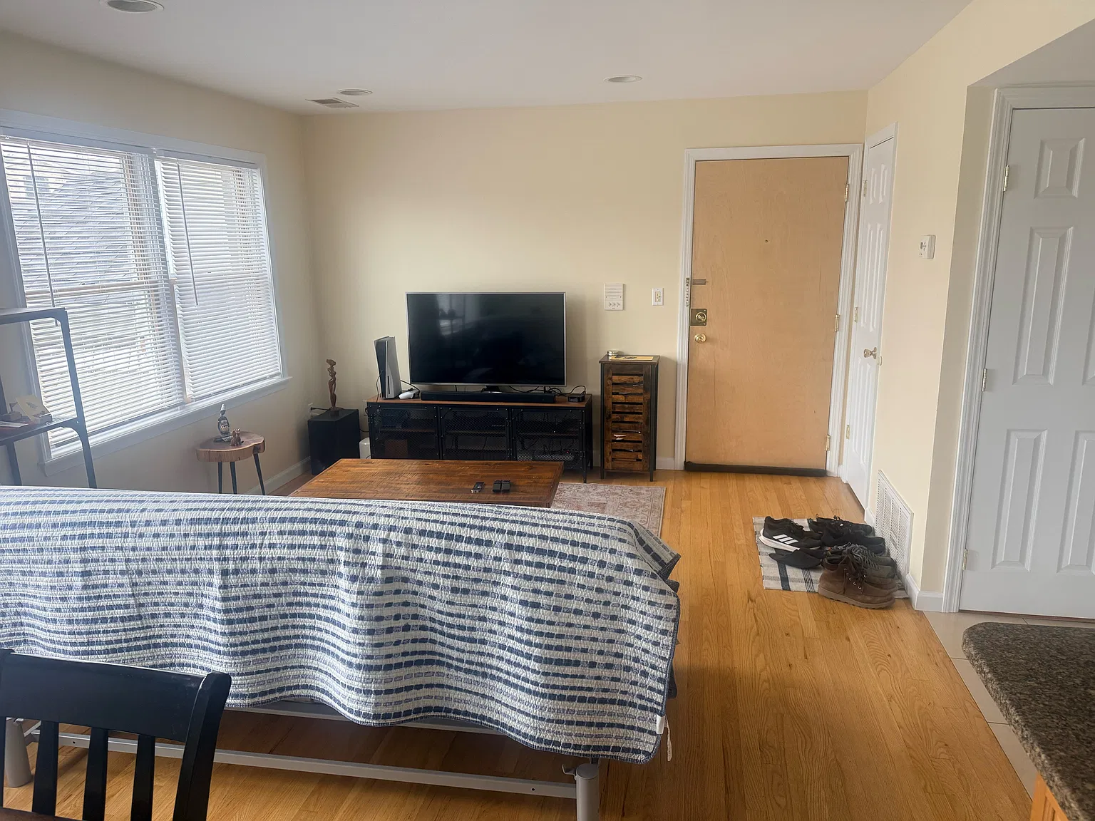 1 bed, $2,000 — Photo 3
