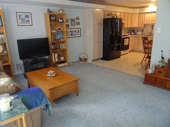 5th image of 322 Allens Ln #850