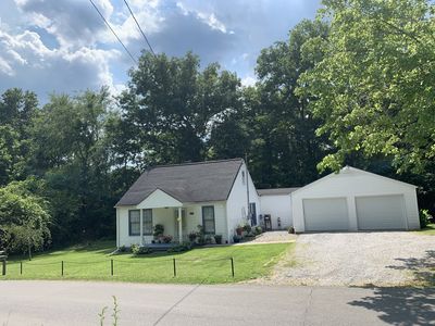 6955 Greenbrier Cemetery Rd, Greenbrier, TN, 37073