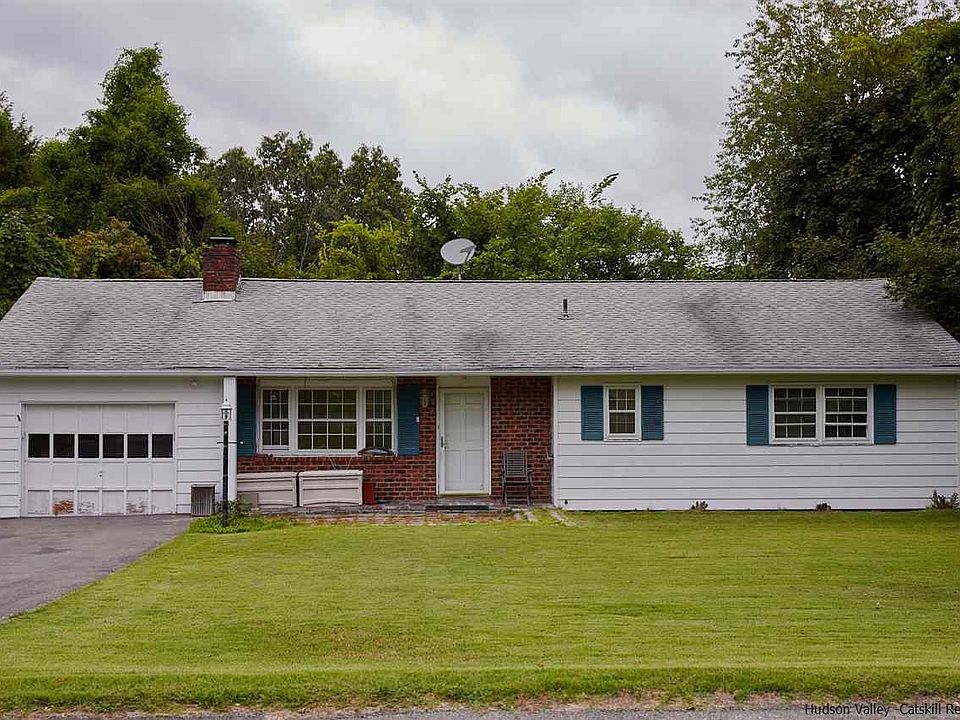 1st image of 19 Lauretta Dr