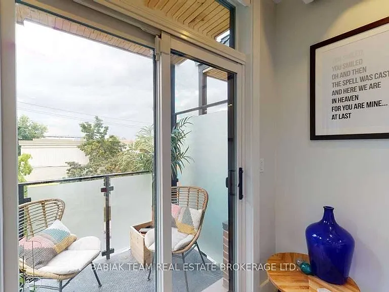 57 Vine Ave #301 — Photo 17