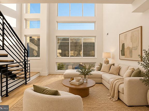 2nd image of 2615 E Boston St #2