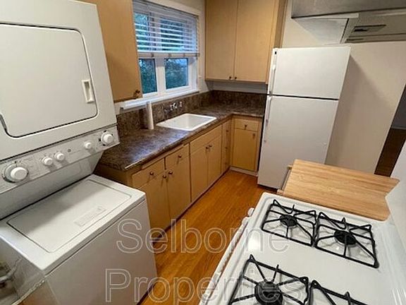 3rd image of 624 Valle Vista Ave Unit A