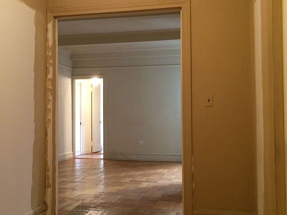 5th image of 310 W 72nd St #11D