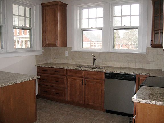 New Kitchen w/Granite