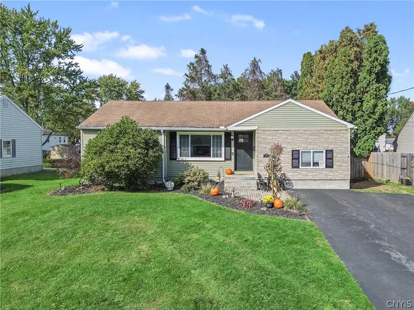 214 Rita Dr, North Syracuse, NY 13212
