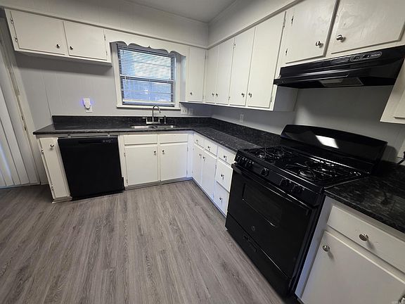 5th image of 33 Sagewood Ct