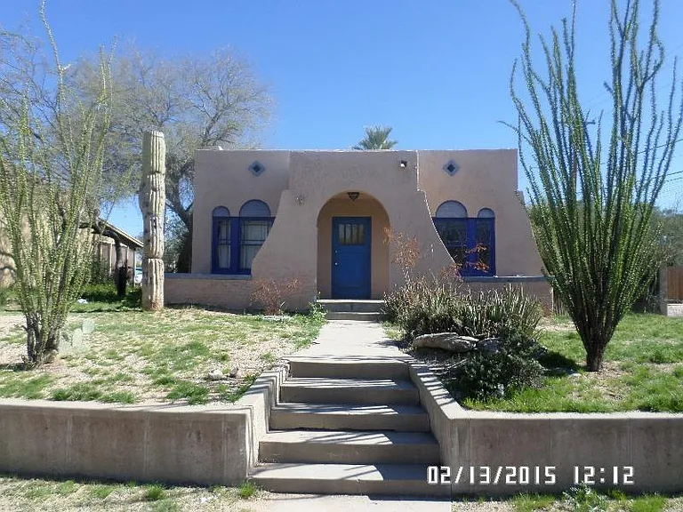 320 N Warren Ave — Photo 1