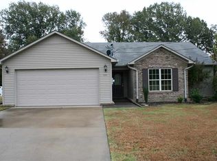 300 Benjamin Dr, Dyersburg, TN 38024