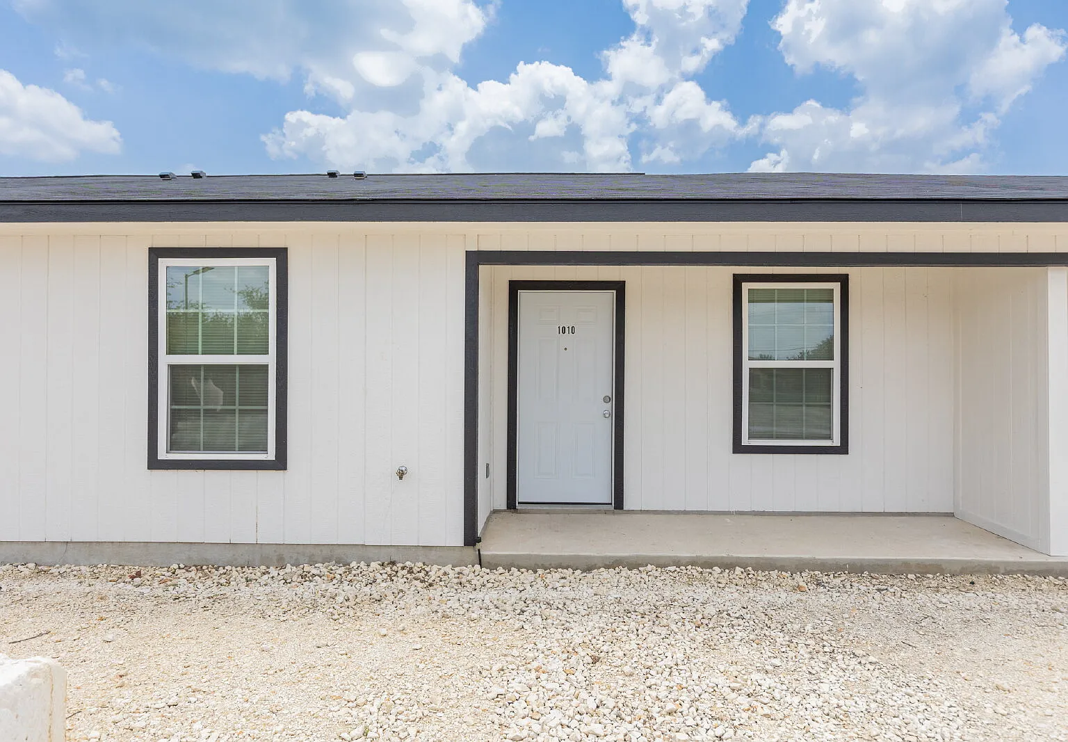 3 bed, 2.0 bath, $1,450 — Photo 1