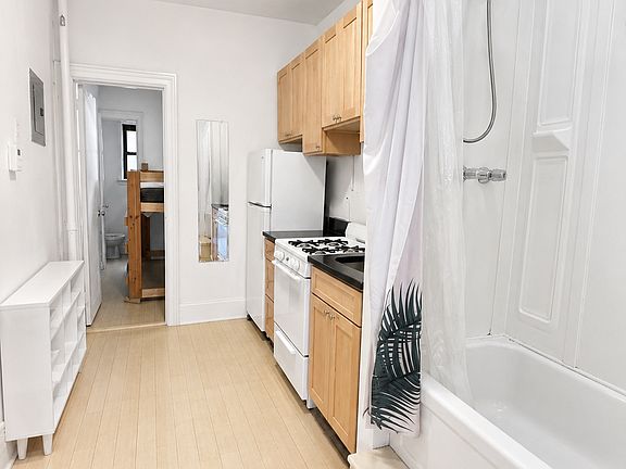 4th image of 148 Sullivan St APT 18