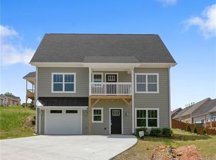 112 Greenwood Fields Dr, Asheville, NC 28804