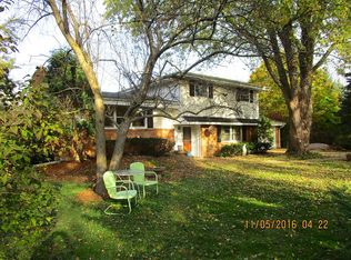 16480 Hillsdale Dr, Brookfield, WI 53005