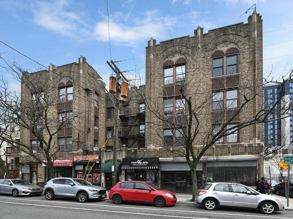 124 Storms Avenue image 1 of 13