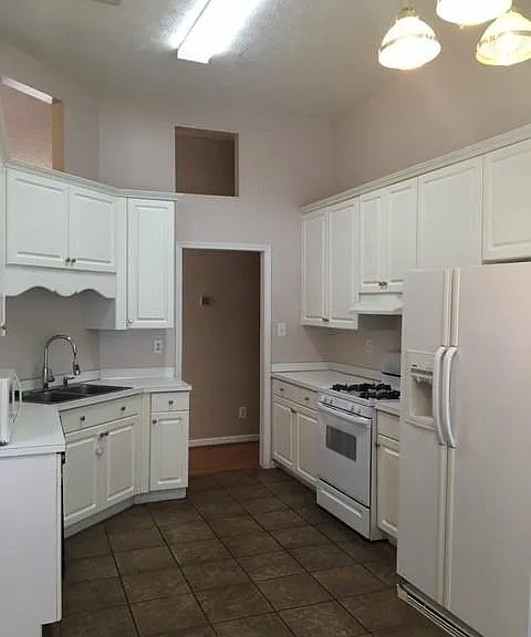 107 Glen Meadow Ct — Photo 6