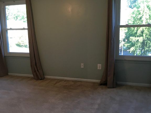 4th image of 559 Bay Dale Ct
