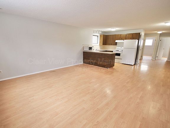 2nd image of 1224 5a Ave S