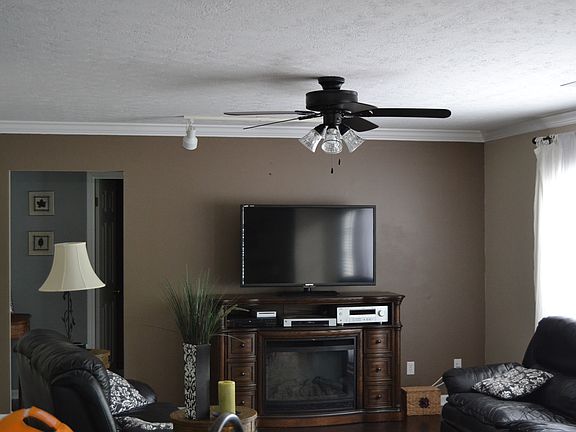 4th image of 8128 Robins Nest Ln