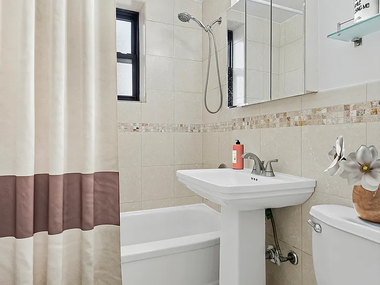4501 Broadway #4G — Photo 8