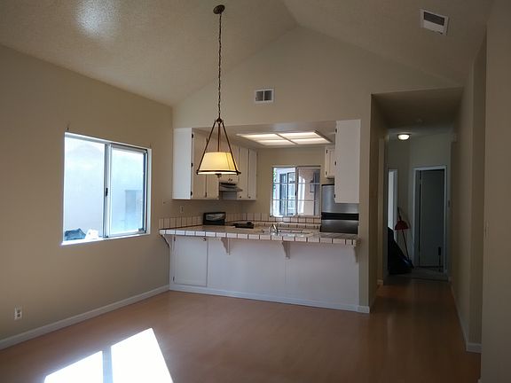 4th image of 638 Black Pine Dr