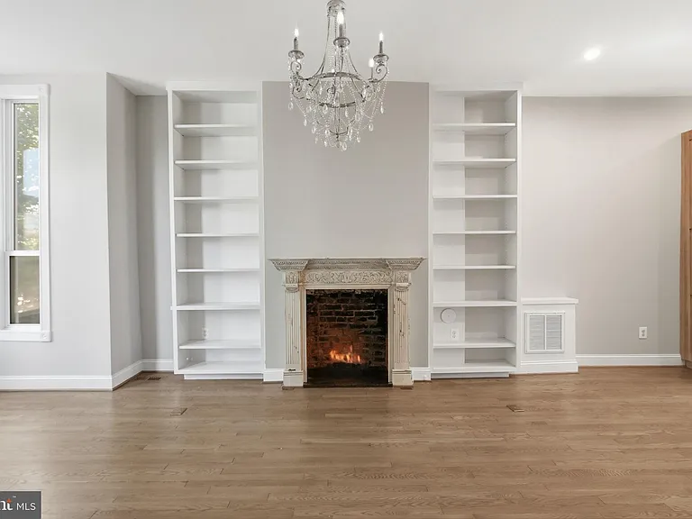 706 12th St NE — Photo 5