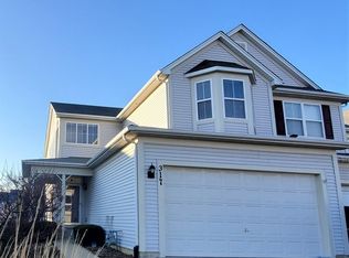 317 Grand Ridge Rd, St Charles, IL 60175