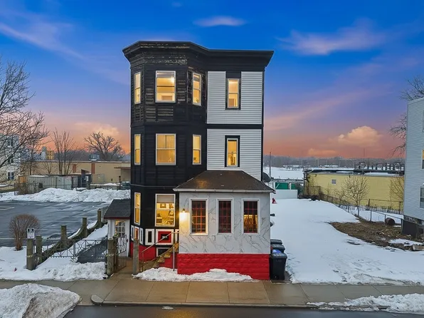 100 Nightingale St, Dorchester, MA 02124