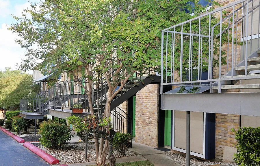Abode — Photo 2