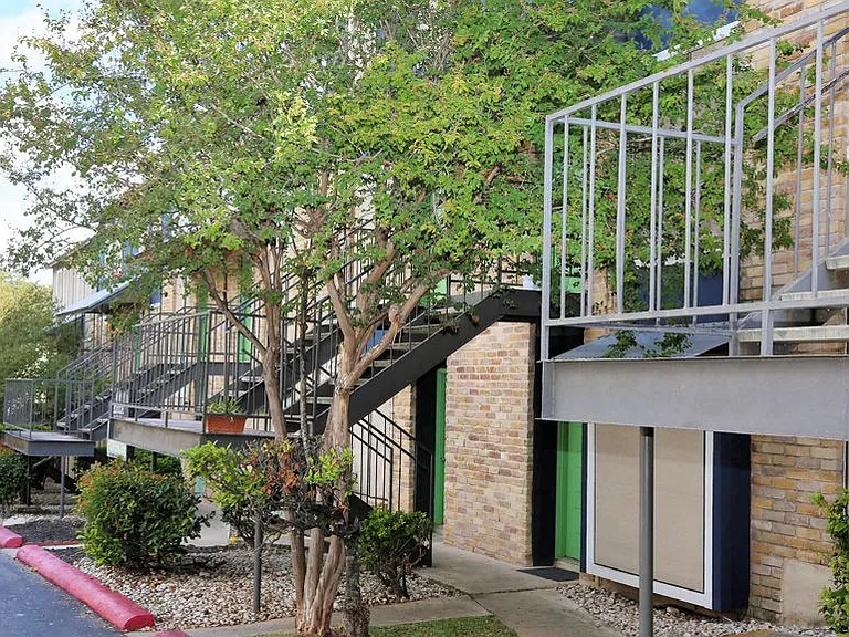 Abode — Photo 2