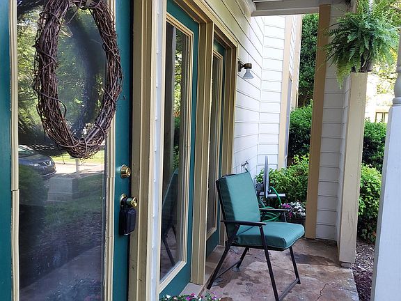 5th image of 1501 Creekwood Ct Unit 101