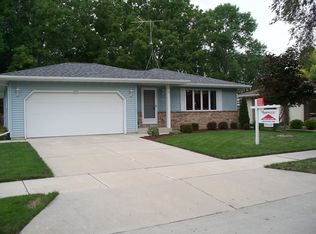 3824 S 11th St, Sheboygan, WI 53081