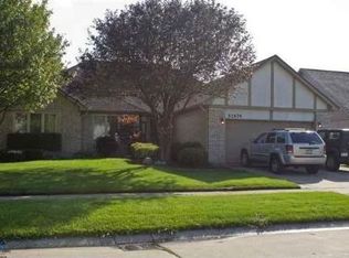 52474 Stag Ridge Dr, Macomb, MI 48042