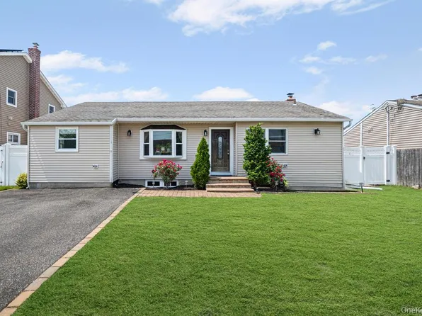 19 Michel Avenue, Farmingdale, NY 11735