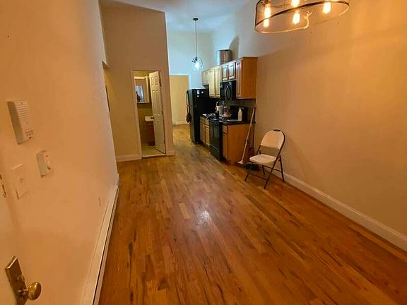 4th image of 737 6th Ave APT 1L