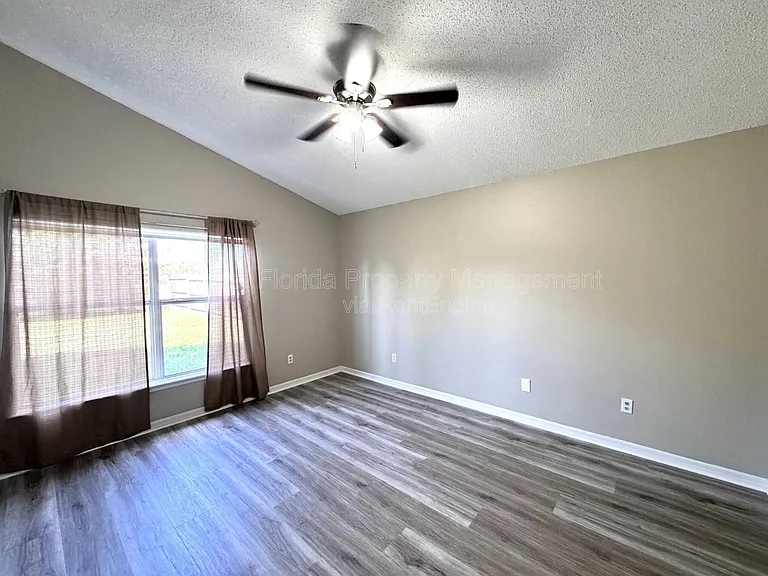 7305 Marseille Cir — Photo 14