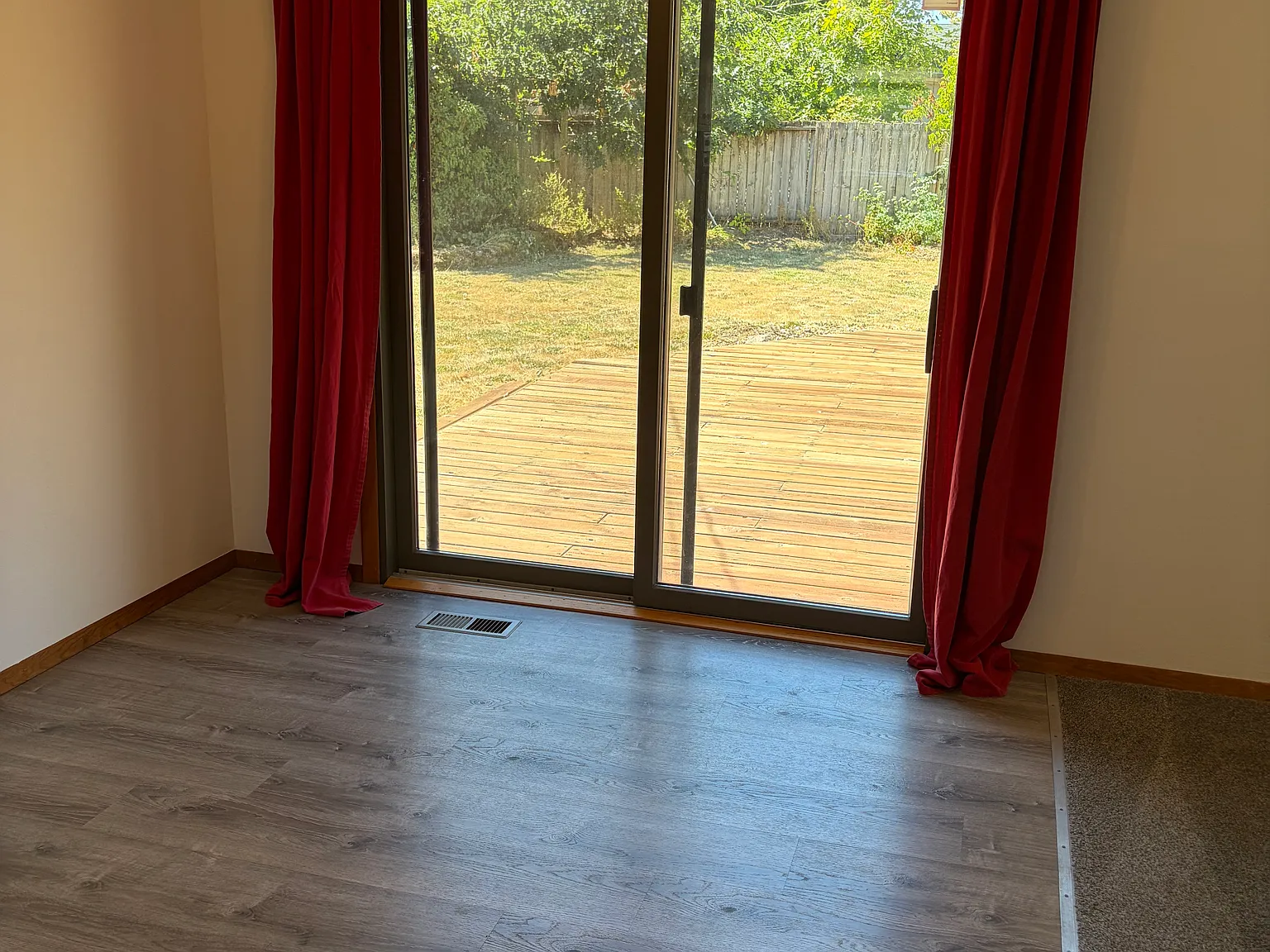 3 bed, 1035 sqft, $2,300 — Photo 3