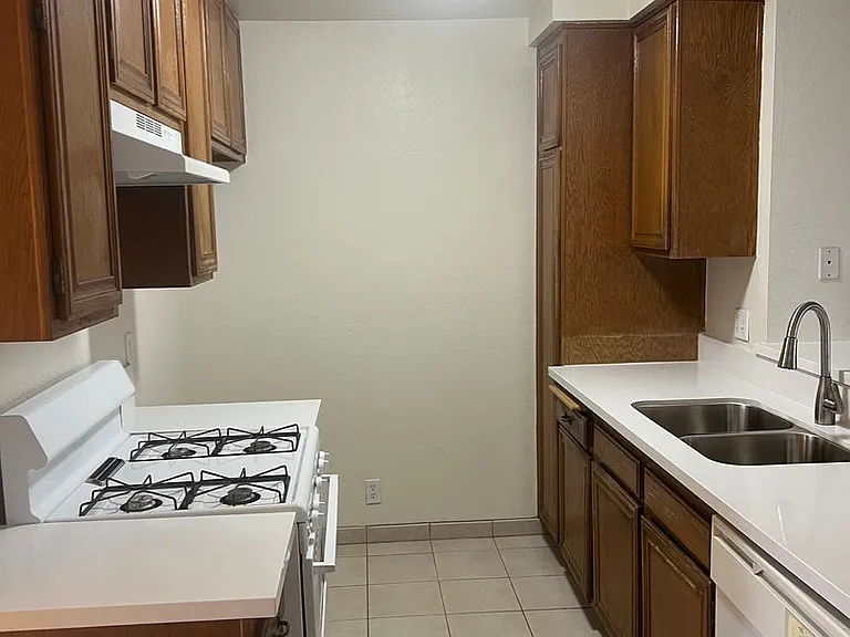 9929 Sepulveda Blvd — Photo 1