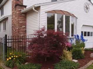 6405 Wembridge Dr, East Syracuse, NY 13057