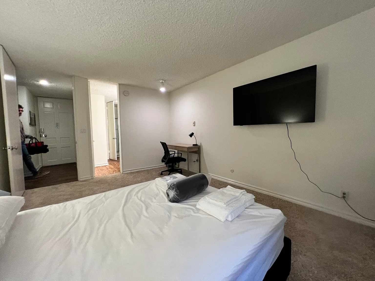 3 bed, 1300 sqft, $1,650 — Photo 4